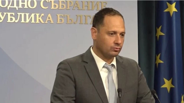 Витанов: Ударихме порочната мафия с боклука и зануляваме екотаксите за колите