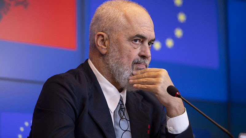 Еди Рама: Сърбия не може да организира държавно погребение за касапин като Ратко Младич