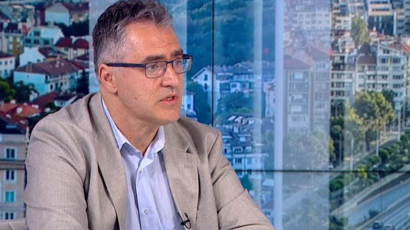 Георги Стайков: Българските ученици не ходят на училище, а ходят до училище