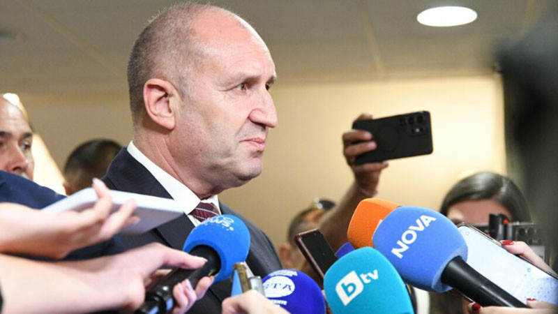 Румен Радев заминава за Париж за Международната среща на върха по космическите въпроси