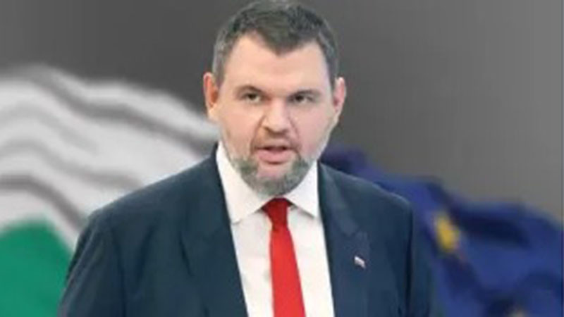Пеевски отвърна на Демерджиев за полетите: Ще го кача на космически кораб и ще го закарам на Марс