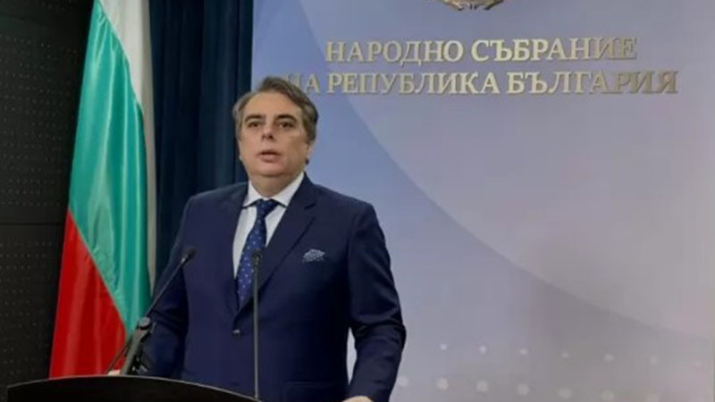 Асен Василев: 50 евро за 500 хил. души е подигравка,останалите 6 милиона да пият една студена вода