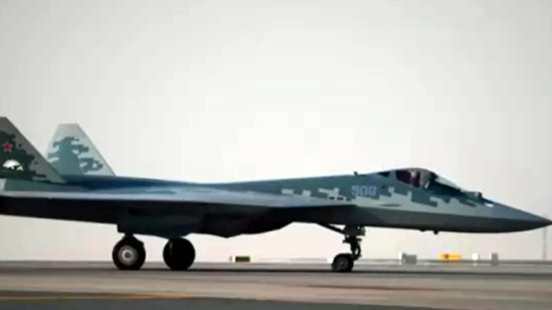 Су-57 прелетя до Египет без външни резервоари: Русия демонстрира огромния му обсег