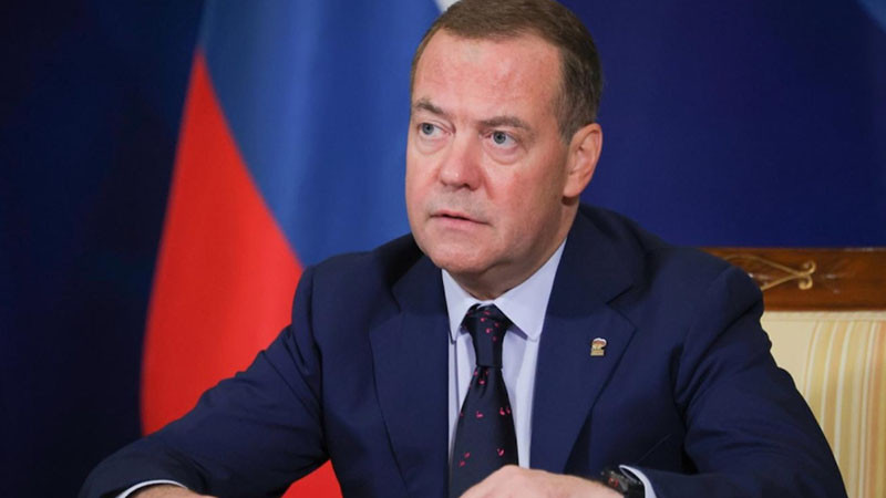 Медведев: Партията на Льо Пен вече е обикновена европейска партия