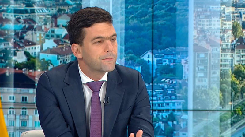 Никола Минчев: Ако Йотова остане на „Дондуков“ 2, Радев няма да има коректив