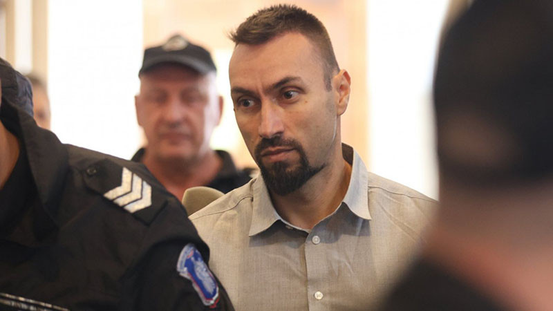 Майката на убитата Евгения нападна зетя и свата си преди новото дело във ВКС