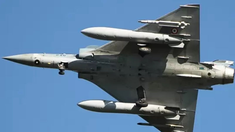 Франция превъоръжи украинските изтребители Mirage: Нови боеприпаси срещу руските ракети и дронове
