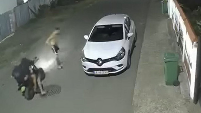 Пиян тийнейджър вилня с мачете по улиците на Камено и потроши автомобил