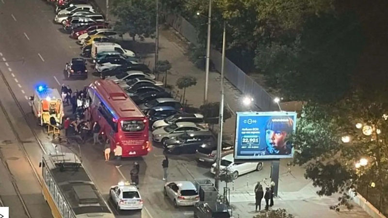 Блъснаха 23-годишна пешеходка при зала "Универсиада" в столицата, жената е в кома