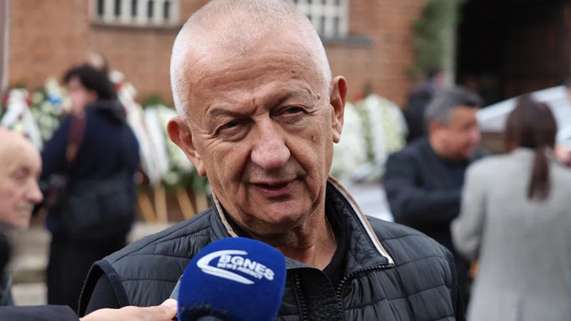 Христо Крушарски: Напускам Локомотив, ще продължа да давам по 10 000 евро всеки месец за клуба