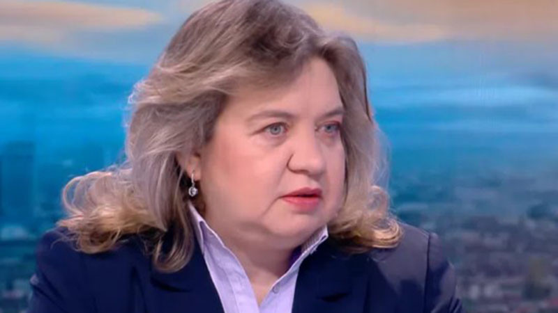 Киселова със съвети как да скрием ракията от Гълъб Донев: Маскирайте домашната грозданка като компот
