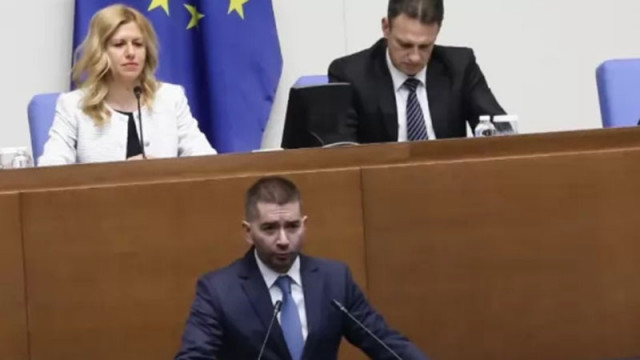 Скандал в НС: Демерджиев отказа да говори за Пеевски!ДПС, ГЕРБ и ПП искат наказание за Слави Василев