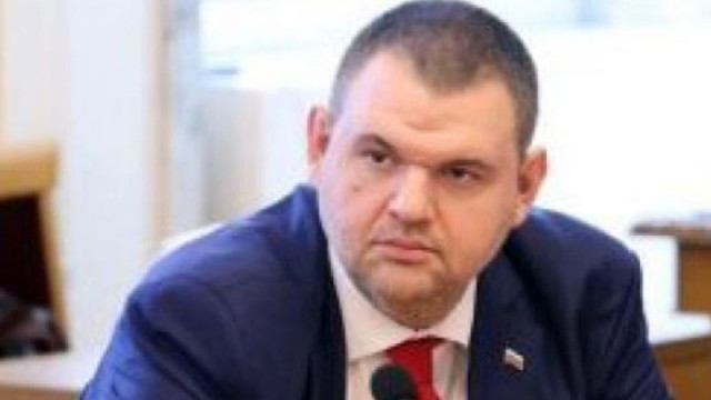 Пеевски: Ако има 36 фактури за 36 мои полета, подавам оставка. Ако не е вярно - Радев да я подаде!