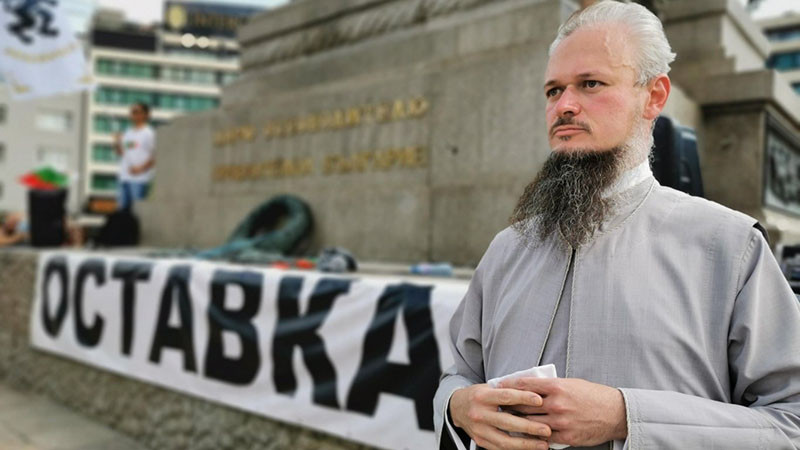 Дионисий оспорвал отнемането на сана и щял да се жалва в Константинопол