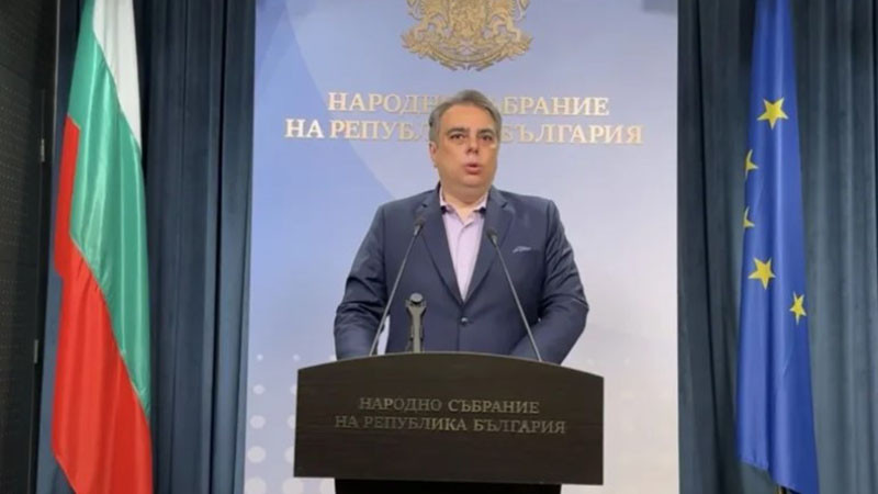 Асен Василев поиска оставката на Илияна Йотова заради пробиви в националната и вътрешната сигурност