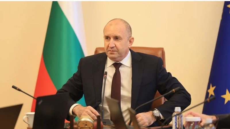 Румен Радев: Закупуваме още 5 зенитно-ракетни комплекса