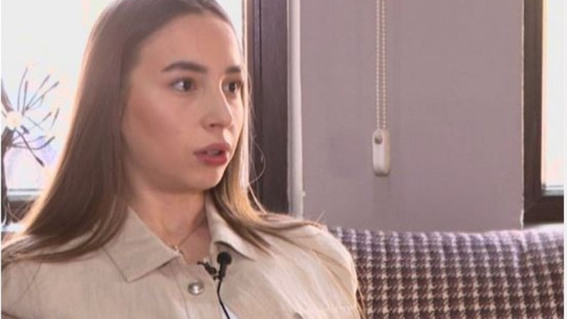 Ива Михайлова се прибра в България