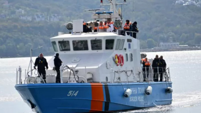 Нови два кораба ударени с дрон в Черно море на 15 мили от Бяла, 12 пострадали на борда