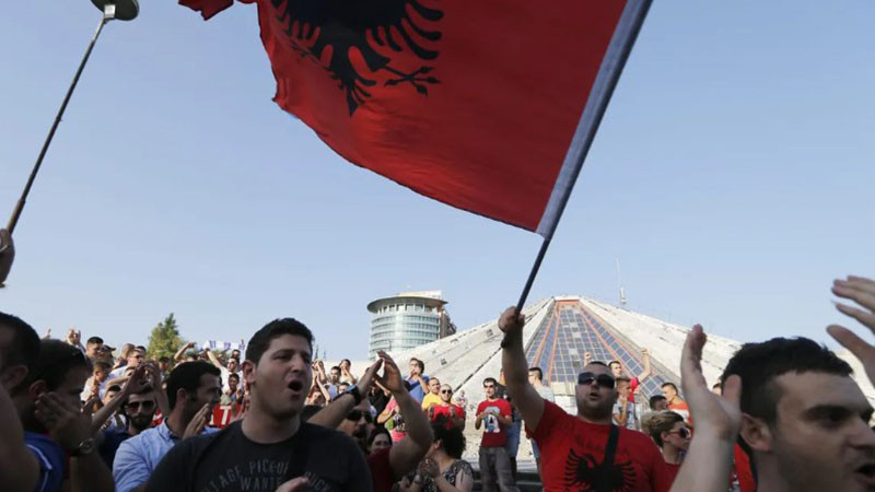 ЕС и западни посолства осъдиха насилието при протестите в Албания
