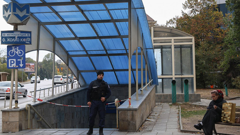 Починалият след побой в асансьор на станция на метрото е бивш университетски преподавател