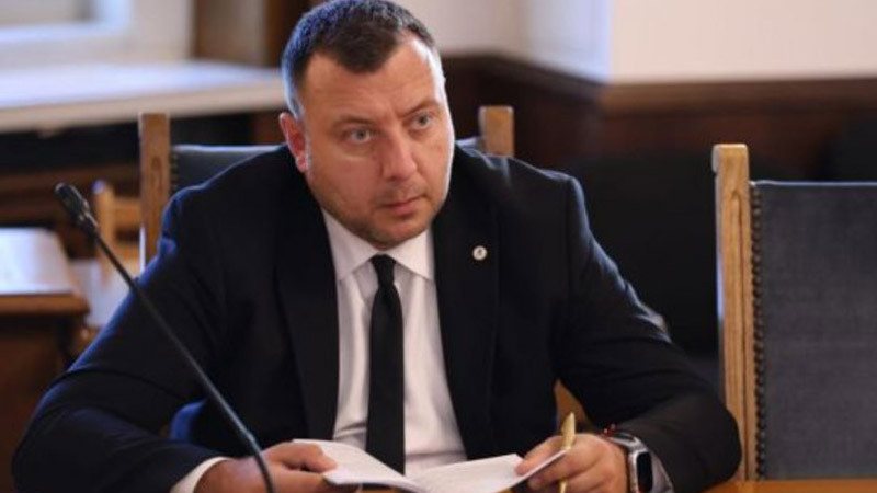 От "Възраждане" обвиниха МОСВ в лицемерие, а "Прогресивна България" в противоречие за отпадъците