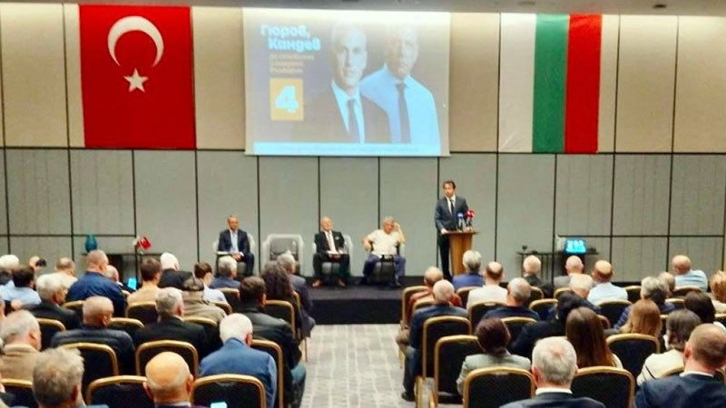 Необявена предизборна среща за Гюров в Истанбул: Тагарев, Трайков и Исмаилов се срещнаха с изселници