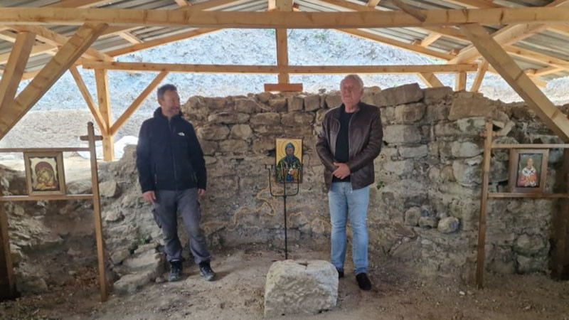 Разкриха некропол в средновековен манастирски комплекс край село Самоводене