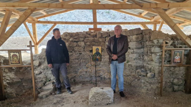 Разкриха некропол в средновековен манастирски комплекс край село Самоводене