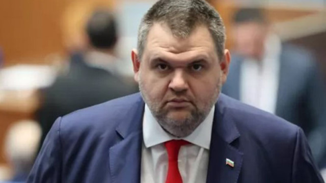 Пеевски отговори на Радев: Той е върхът на олигархията! Разпорежда полицейски акции от кабинета си