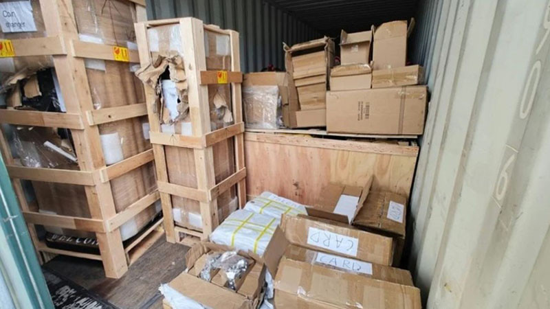 На Пристанище Варна – Запад задържаха над 45 700 контрабандни артикули в контейнер от Китай