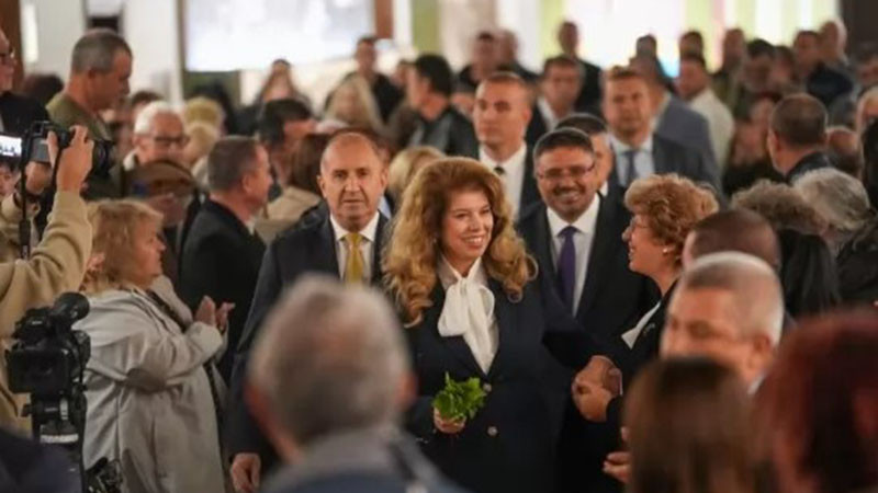 Румен Радев: Няма по-подготвен и по-достоен президент от Илияна Йотова