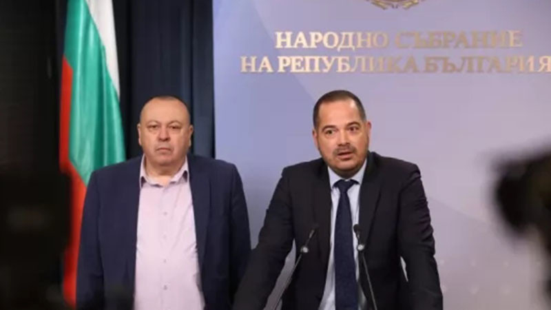 Стоянов:Шефът на затвора в Бургас е знаел предварително,че кметовете на ДПС ще останат в затвора