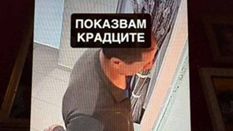 Крадци, уловени от камера, обират апартамент във Варна, даден временно под наем