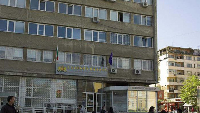 Условна присъда за варненка, продавала стоки менте