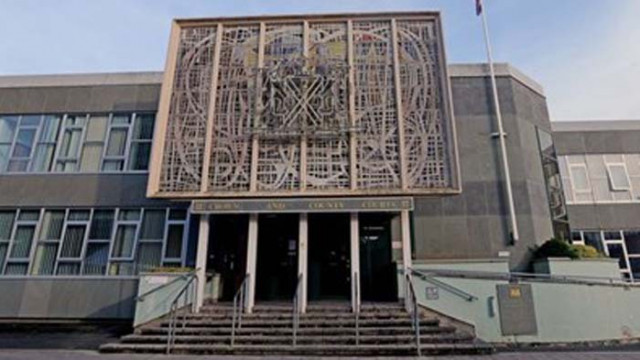 Българин тормози гадже в Англия, отива за 6 месеца в затвора