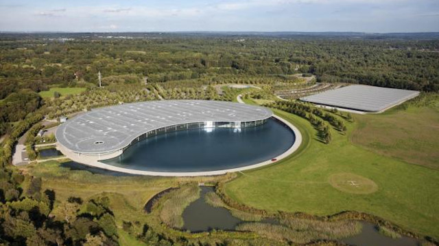 McLaren Automotive продава своя производствен и развоен център за 200 млн. паунда