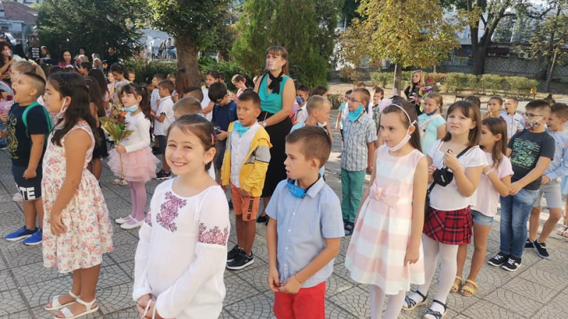 Над 30 хиляди ученици днес прекрачиха прага на училищата във Варна