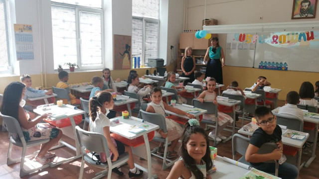 Над 30 хиляди ученици днес прекрачиха прага на училищата във Варна