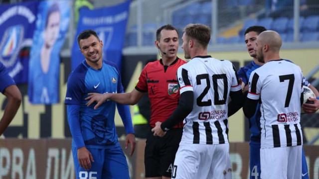 Левски подписа с Валери Божинов