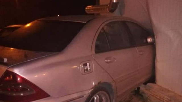 Водач без книжка вкара в болница мъж с изгаряния