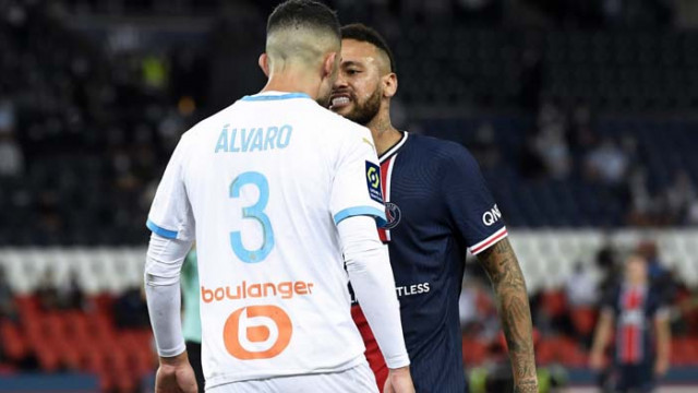 Неймар бе наказан за два мача за инцидента с Гонсалес