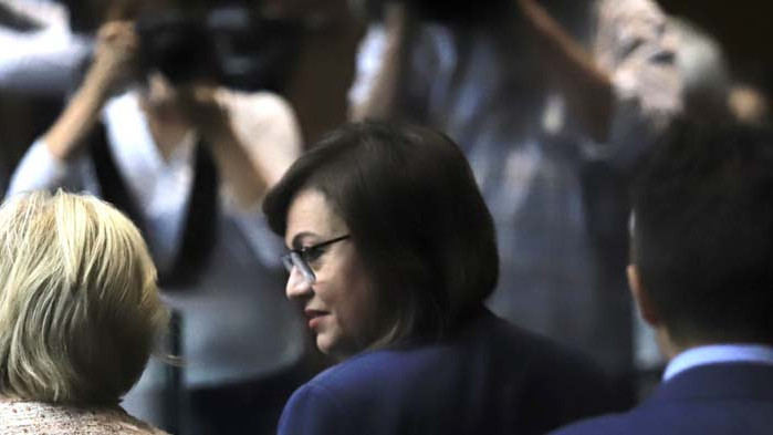 БСП и ДПС искат оставката на Цвета Караянчева, тя отказа да я даде