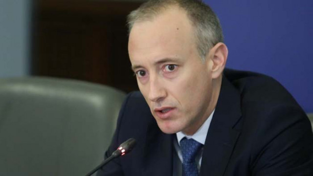 Вълчев: 10-15 ученици и учители ще дават всеки ден положителни проби за COVID-19