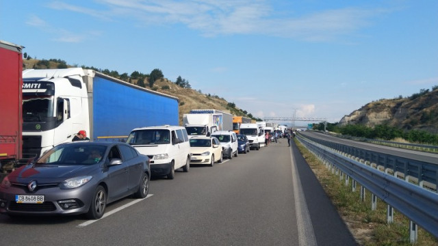 Трафикът на границата с Румъния е интензивен