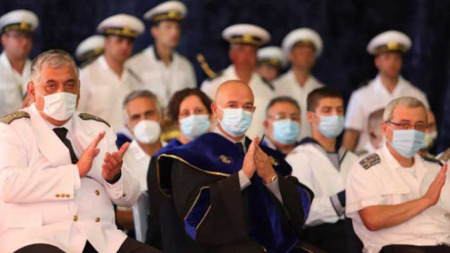 Ген. Мутафчийски стана “Доктор хонорис кауза” на Военноморското училище