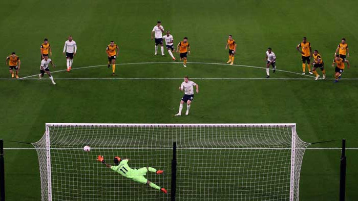 Сити тръгнаха с успех при визитата на Уулвс