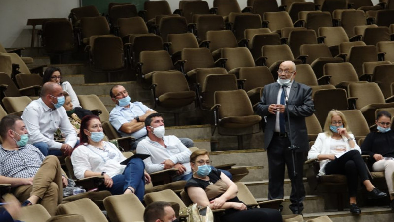 Общинските дружества да представят план за излизане от кризата, решиха днес съветниците във Варна