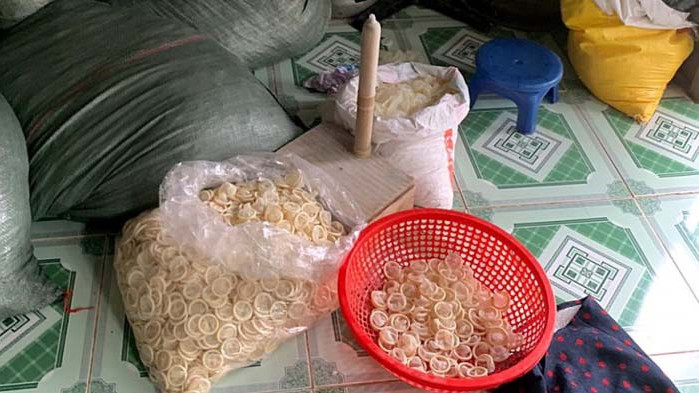 Виетнамка миела презервативи и ги продавала „втора ръка“