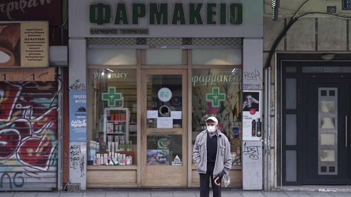 Гърция забранява продажбите на алкохол след полунощ в десет региона