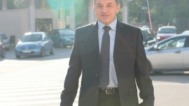 Алексей Петров и служители на „Лев Инс" обградиха Цветанов по време на учредяването на партията му